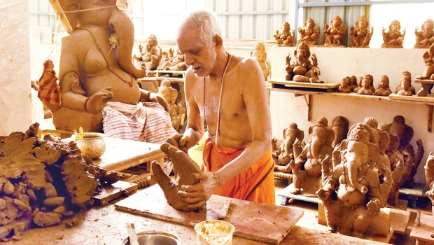 Prabhakar Rao, 85, prepares Ganapathy idols for the coming festival season | Rajesh Shetty Ballalbagh 