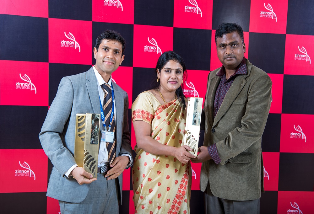 Samsung R&D Institute – Bangalore (SRI-B) has been recognized as the ‘Champion for Local Markets’ at the prestigious Zinnov Awards 2018. Karthik Krishnan (Left) with the ‘Technical Role Model (Middle Level)’ Award and Madhupa Chowdhury and Sundar Srinivasan with the ‘Champions for Local Markets’ Award won by SRI-B.