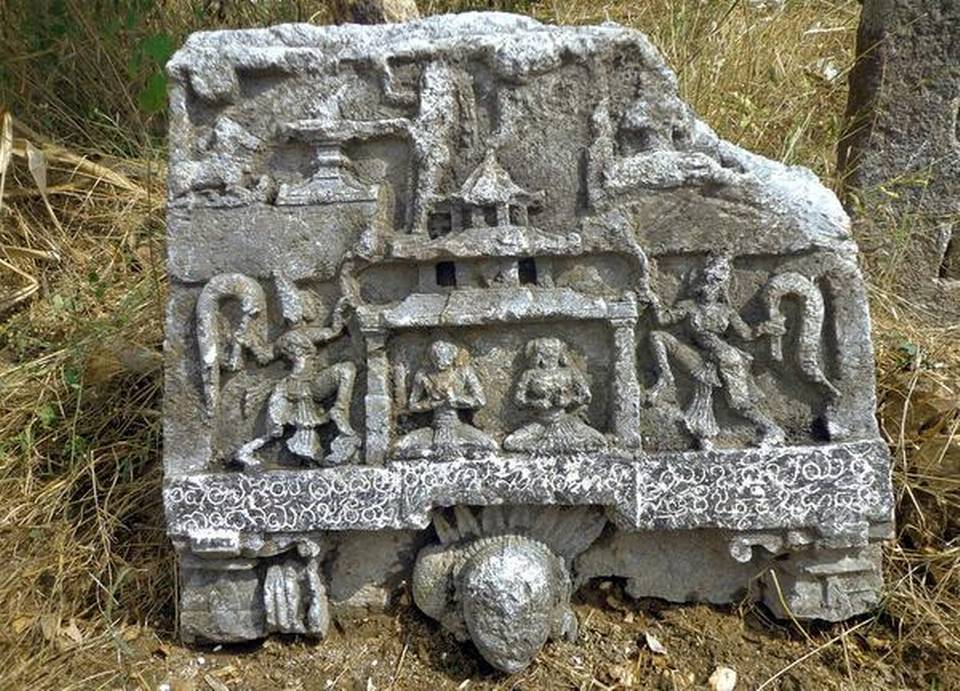 The inscription in archaic Kannada speaks of the valour of a local warrior. | Photo Credit: VAIDYA