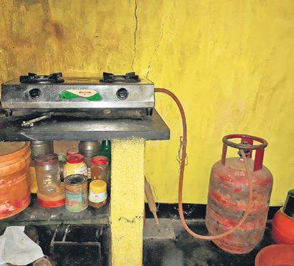 LPG cylinder and gas stove; 