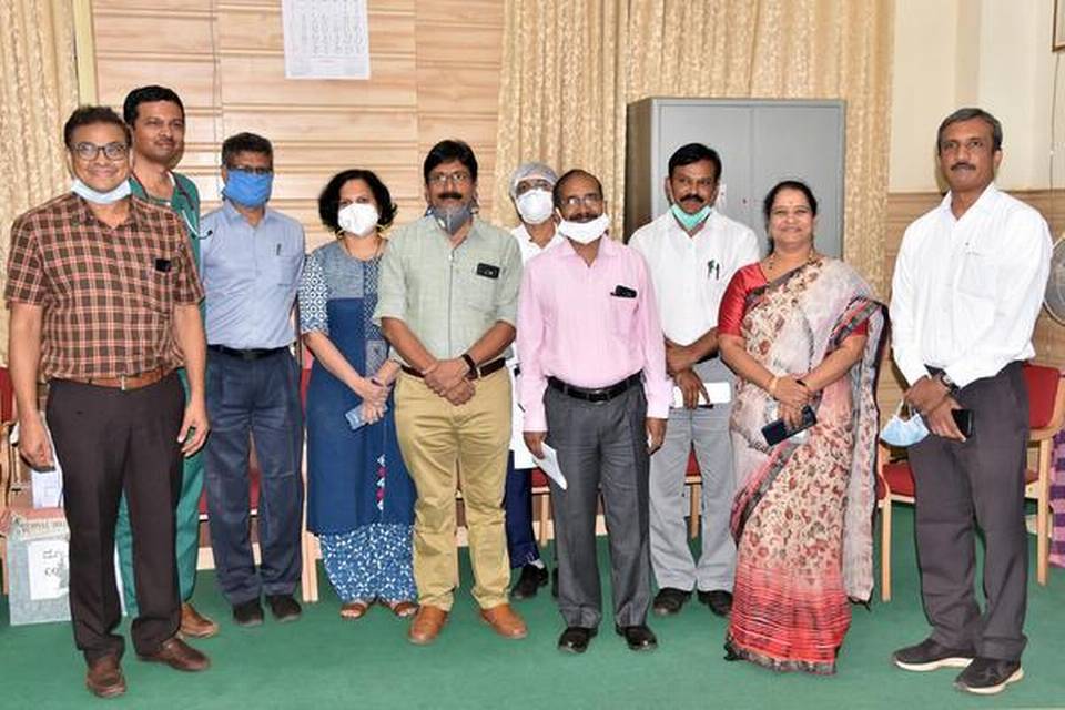 The medical team that performed plasma therapy.   | Photo Credit: Kiran Bakale